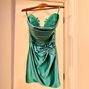 HOCO Short Sherri Hill Emerald Green Strapless Dress Size 4